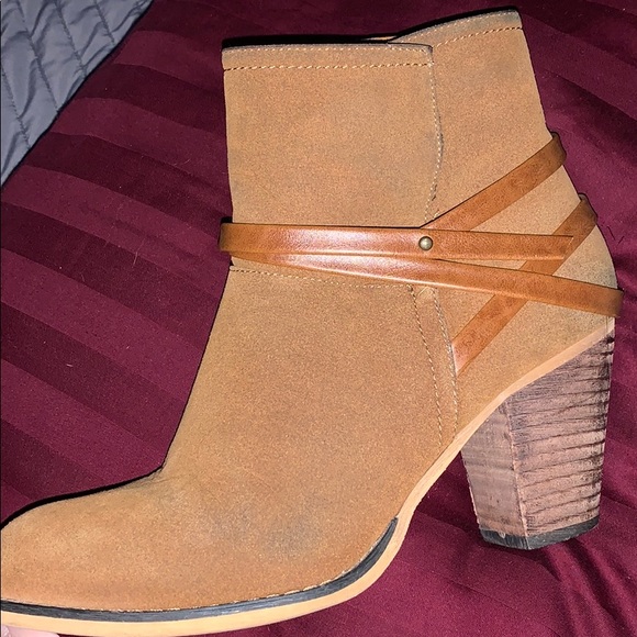 Tan Bucco Ankle Booties size 9 - Picture 5 of 8